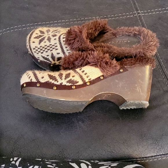 Clogs - Picture 2 of 3